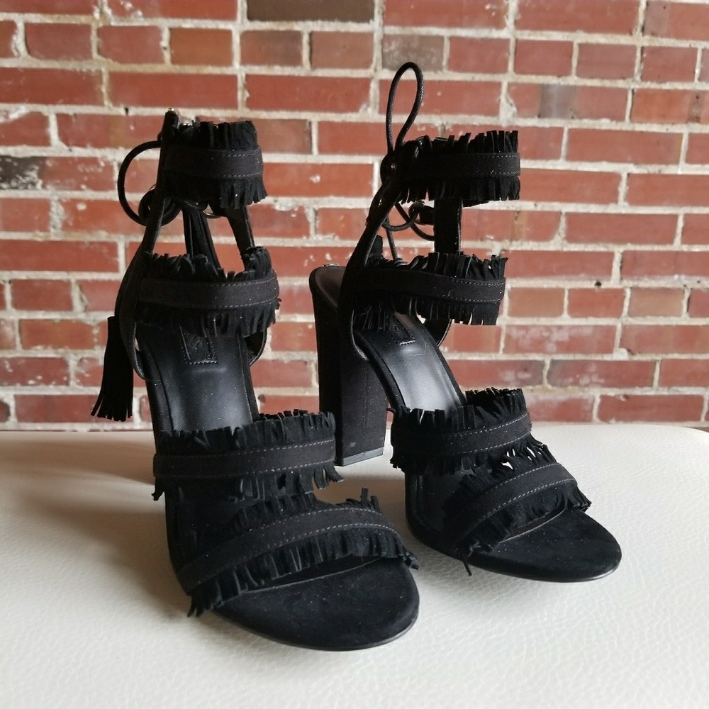 🎈LAST CHANCE❗(GUESS) Gweconi Heel Sandals